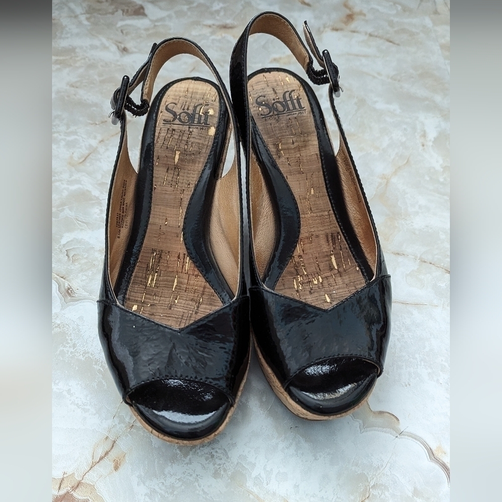 Sofft Woman's Leather  Black wedge Size 6.5M